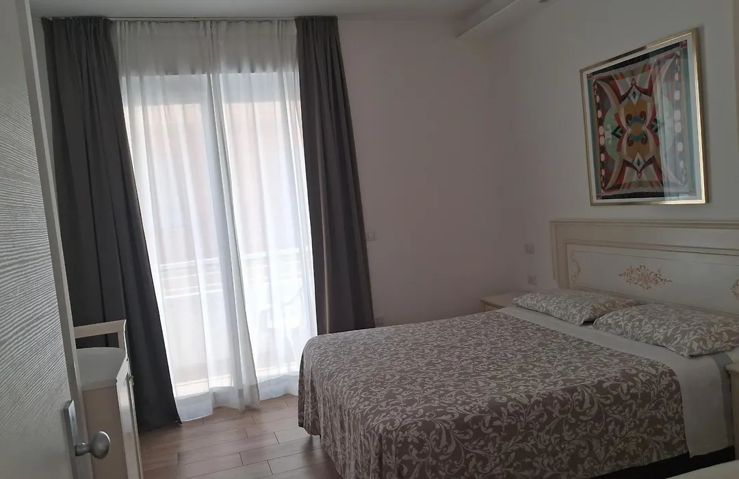 Hotel Flora-1